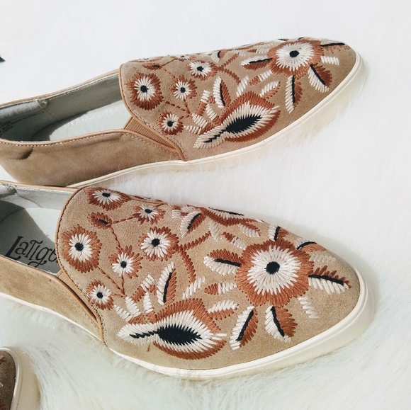 🆕🌿SUNDANCE SUEDE EMBROIDERED SLIP ONS🌿 - Picture 4 of 8